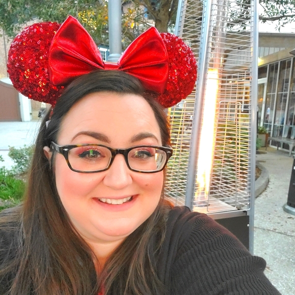 Meet your Posher, Lillian - Picture 1 of 1